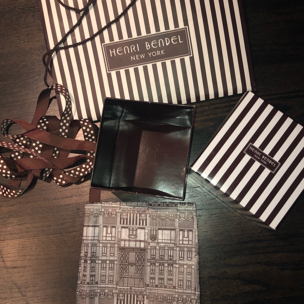 Henri Bendel candle wrapping gift set